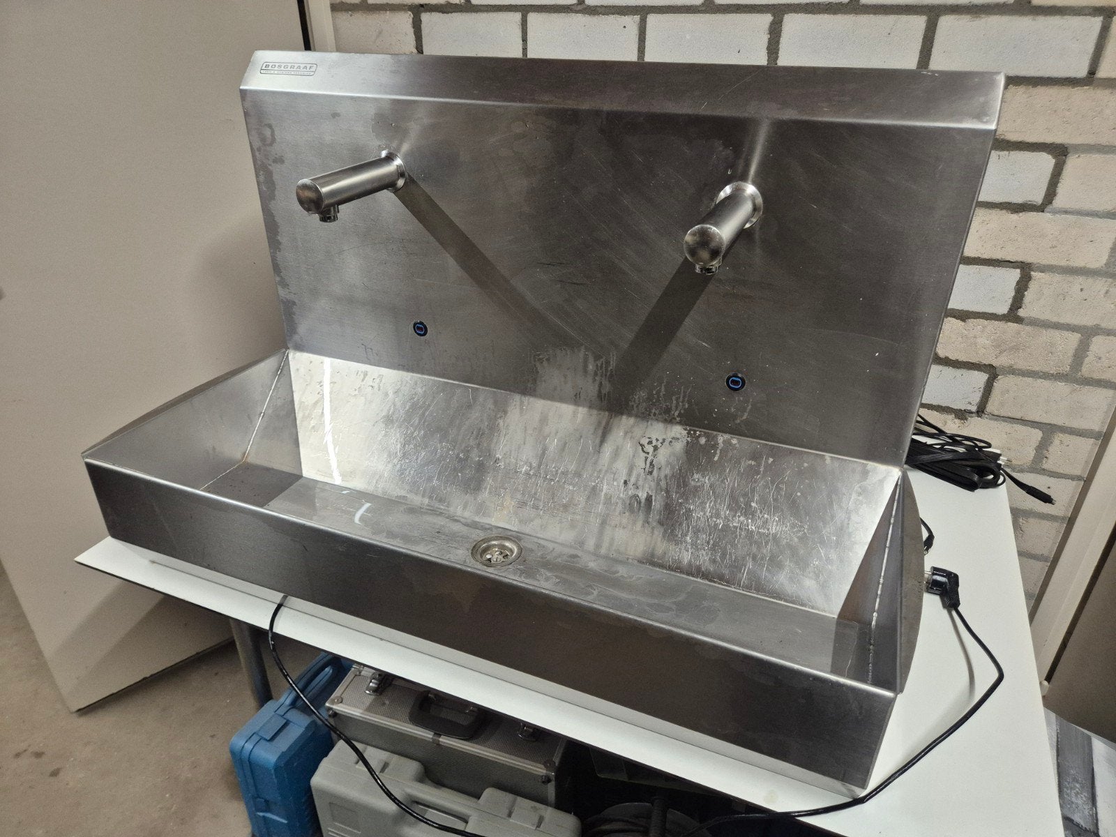 RVS wasbak met sensorkranen - Kohlhoff WR-ECO-2-M-SR-24V, Ophalen of Verzenden, Kohlhoff Hygienetechnik GmbH & Co. KG, Info@kohlhoff-hygiene.de