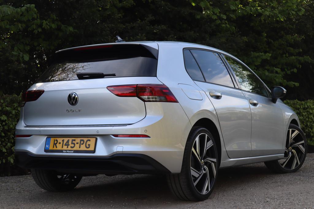 Volkswagen Golf 1.0 TSI Life | Sfeerverlichting | ACC | Carp, Voorwielaandrijving, 12 maanden, Gebruikt, Euro 6