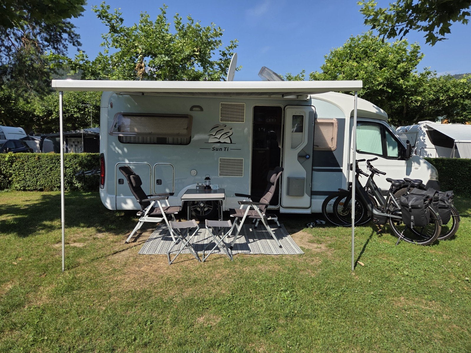Caravans And Camping Knaus