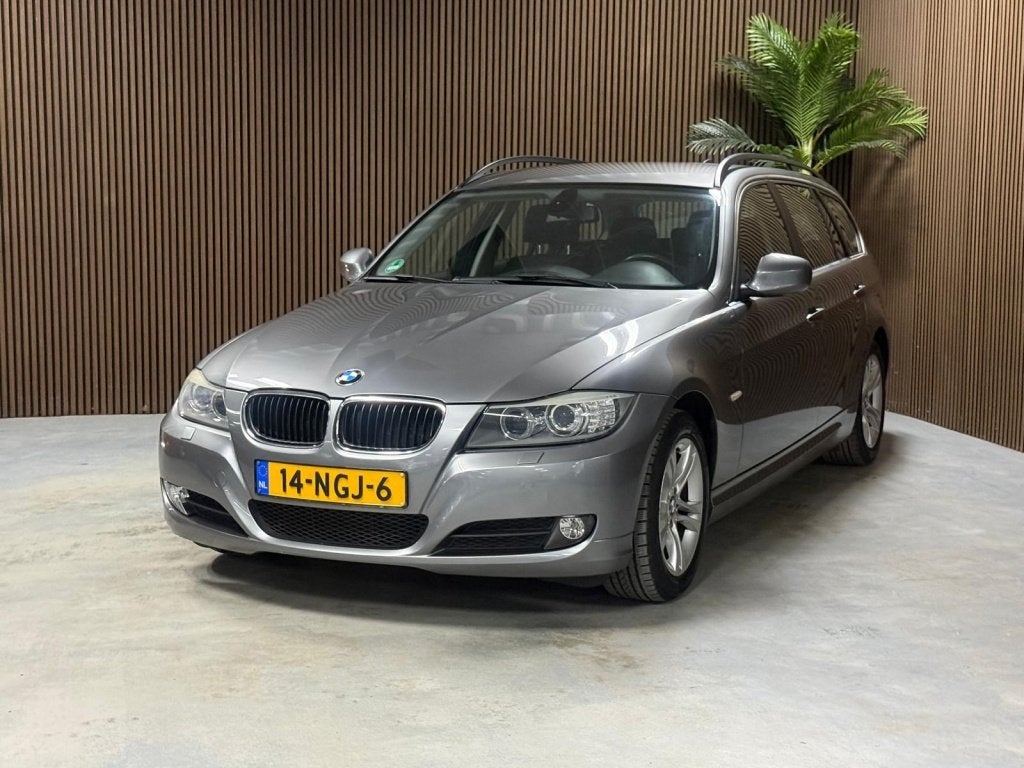 BMW 3 Serie Touring 318i Business Line (bj 2010), Euro 5, Achterwielaandrijving, Origineel Nederlands, Handgeschakeld