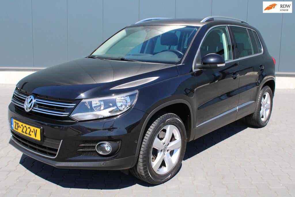 Volkswagen Tiguan 1.4 TSI Sport&Style TREKHAAK NIEUWE APK, Voorwielaandrijving, Euro 5, Gebruikt, Zwart