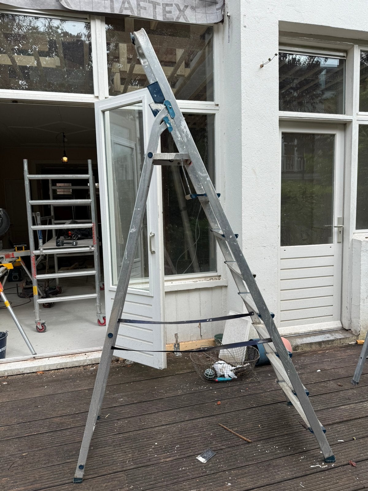 Altrex trap D808, Doe-het-zelf en Verbouw, Ladders en Trappen, Ophalen of Verzenden, Zo goed als nieuw, 2 tot 4 meter