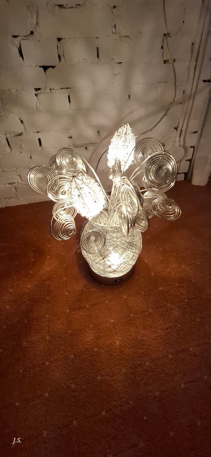 Unieke zilverkleurige tafellamp met spiraal design, Ophalen of Verzenden, Modern, Zilver, Sfeerlamp
