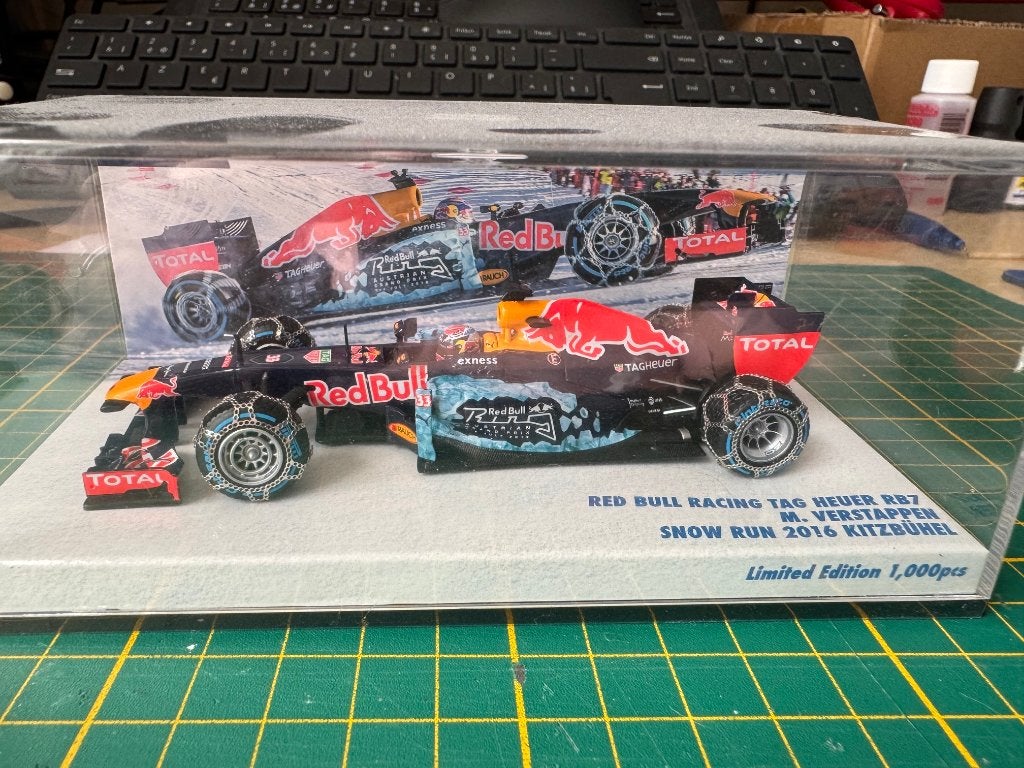 1/43 Max Verstappen RB7 Snow Show Run Kitzbühel 14.01.2016, Verzenden, Nieuw, Auto, MiniChamps