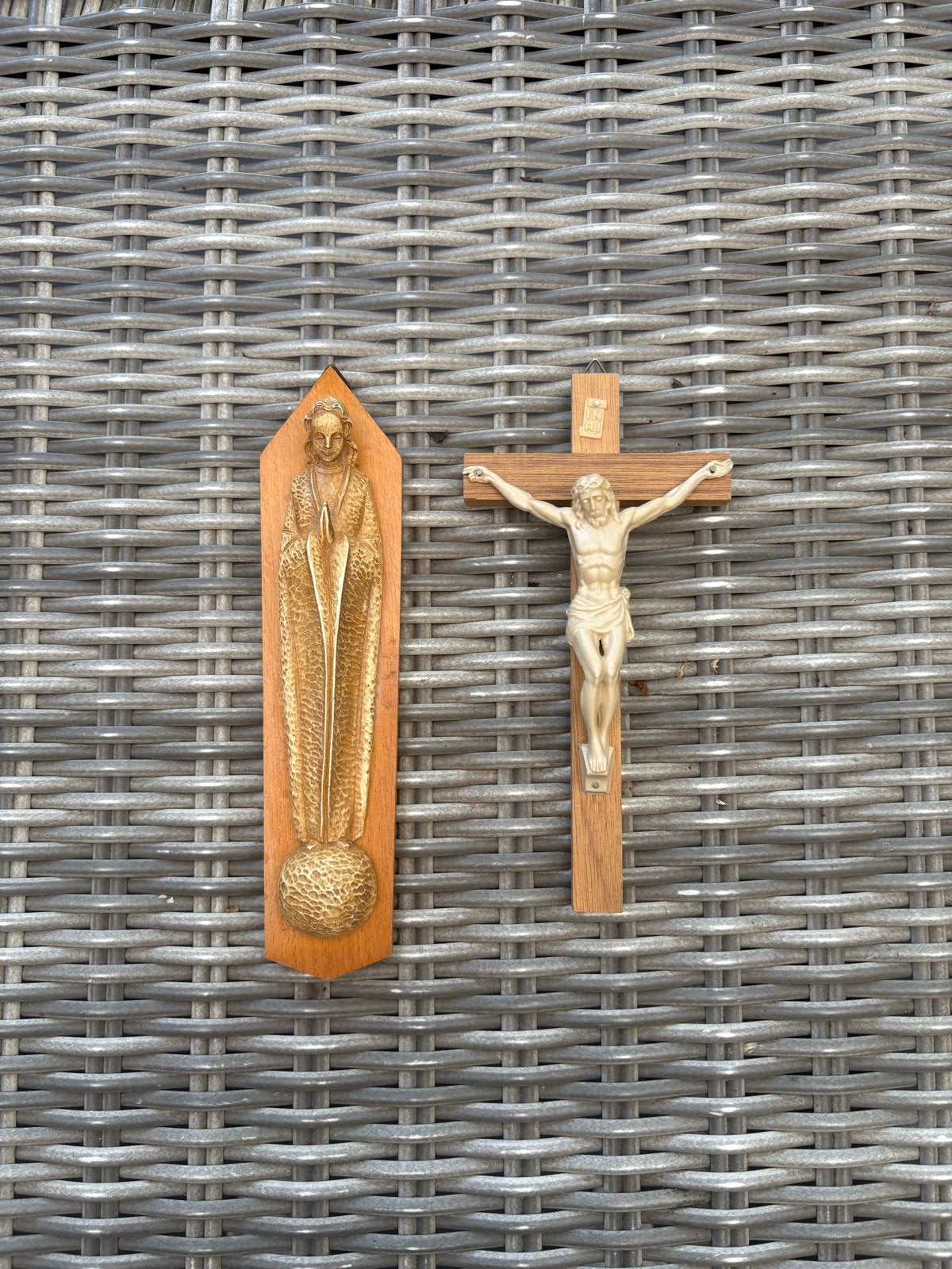Houten kruisbeeld en Mariabeeld, Ophalen of Verzenden