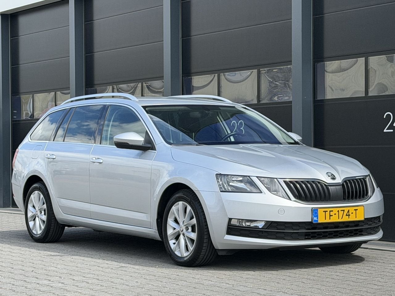 Skoda Octavia 1.6 TDI Navi Clima PDC AUTOMAAT (bj 2018), Automaat, Euro 6, Leder, 140 €/maand