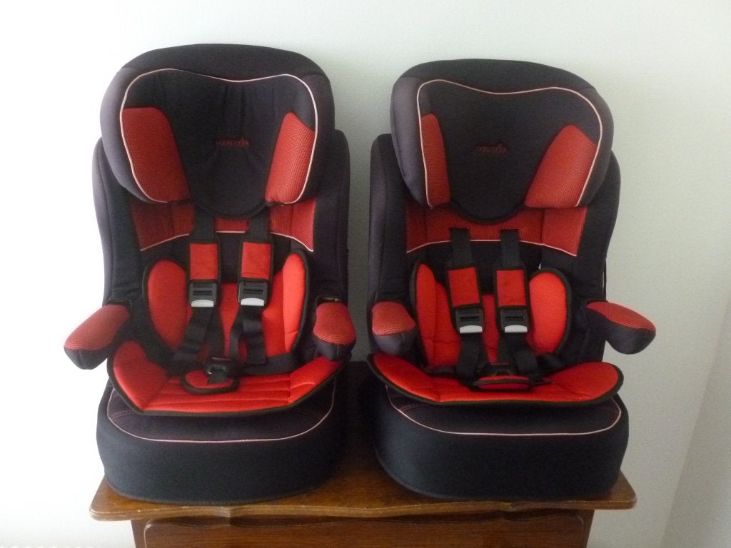 2 stuks kinderzitjes voor de auto, Verstelbare rugleuning, 9 t/m 36 kg, Ophalen, Overige merken