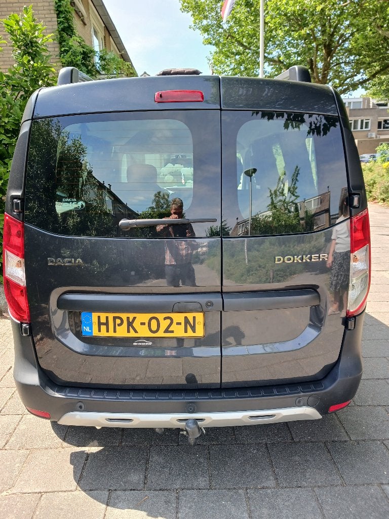Dacia Dokker 1.6 75KW 2019 Zwart, Auto's, Dacia, Voorwielaandrijving, Stof, 4 cilinders, 102 pk
