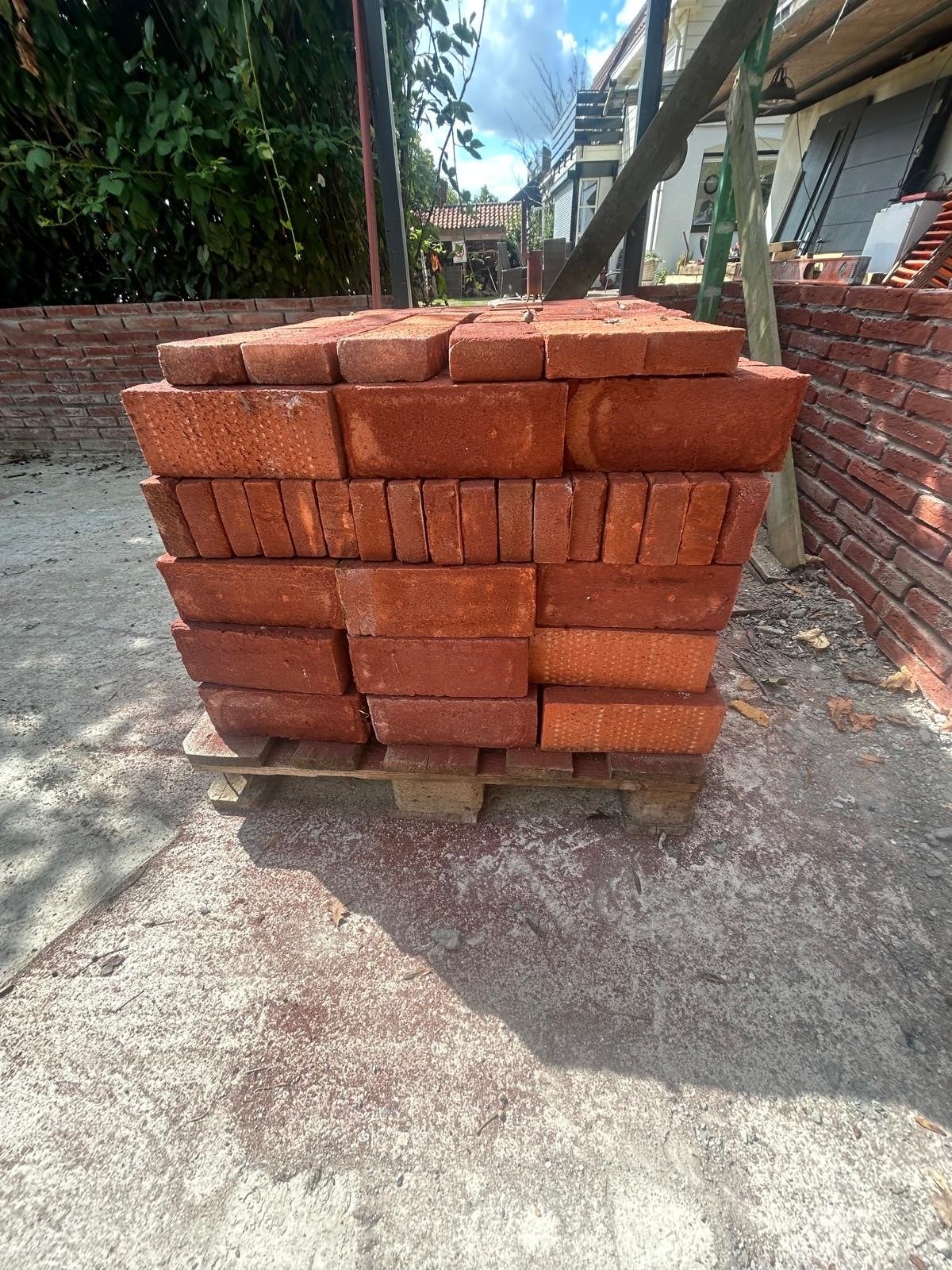 4 pallets oude handvorm waalstenen, Ophalen, Zo goed als nieuw, Overige typen