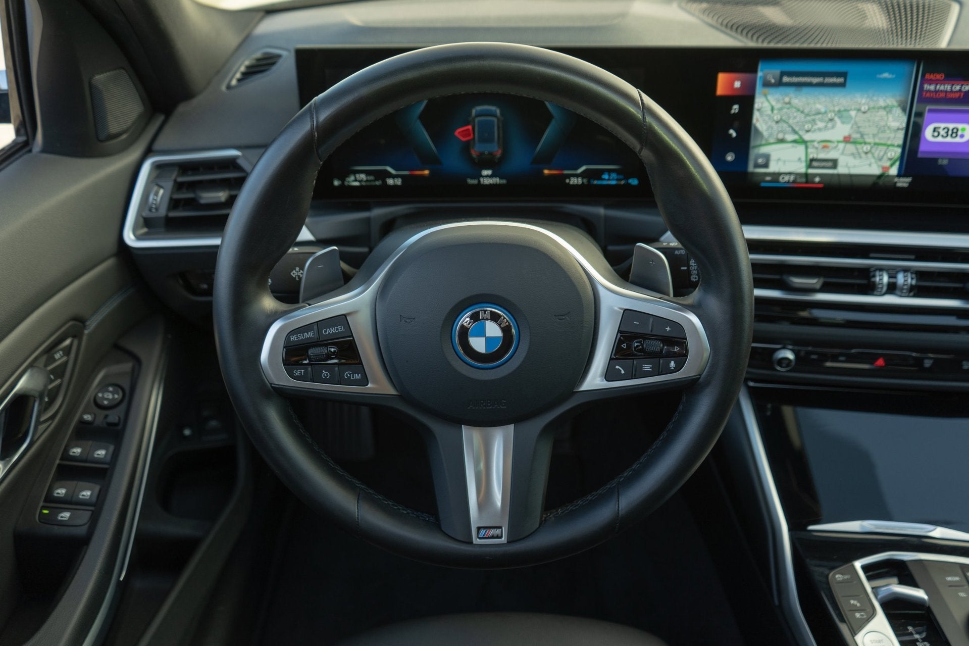 Foto 7 van BMW 3-serie Touring 320e M Sport PANO M-performance 19 Inch