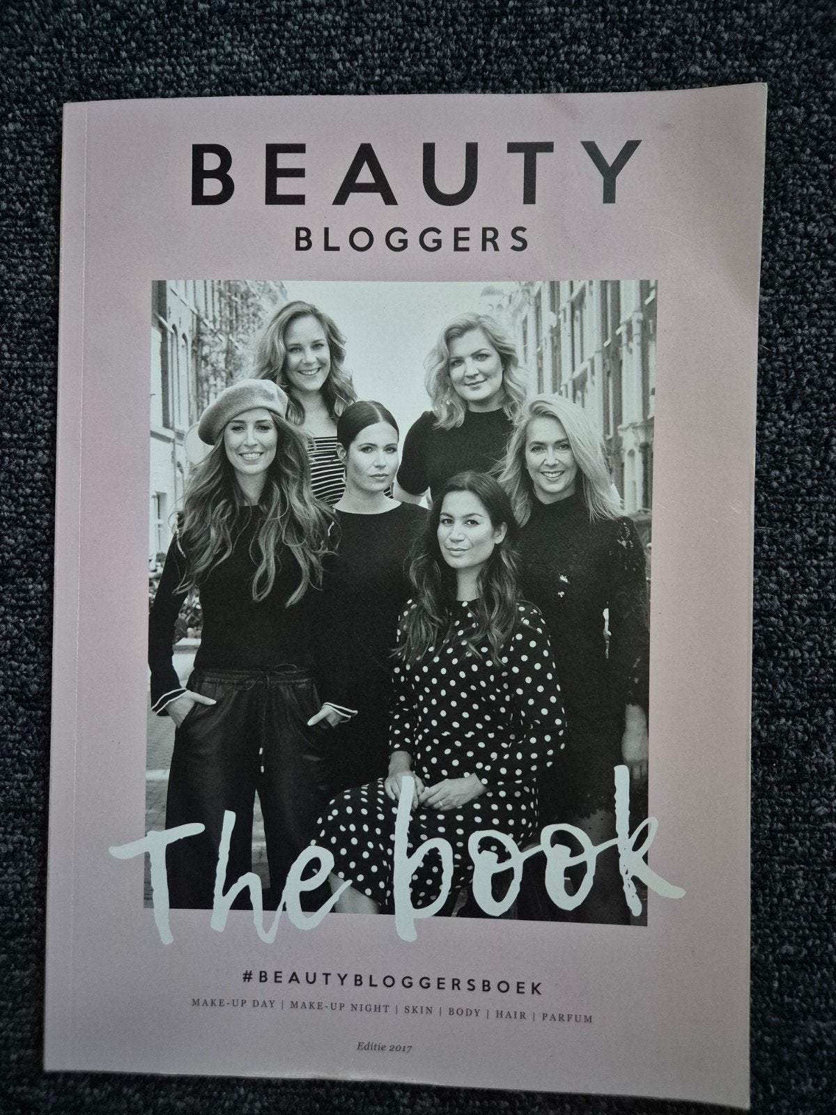 Beauty Bloggers - The Book (editie 2017), Ophalen of Verzenden, Zo goed als nieuw
