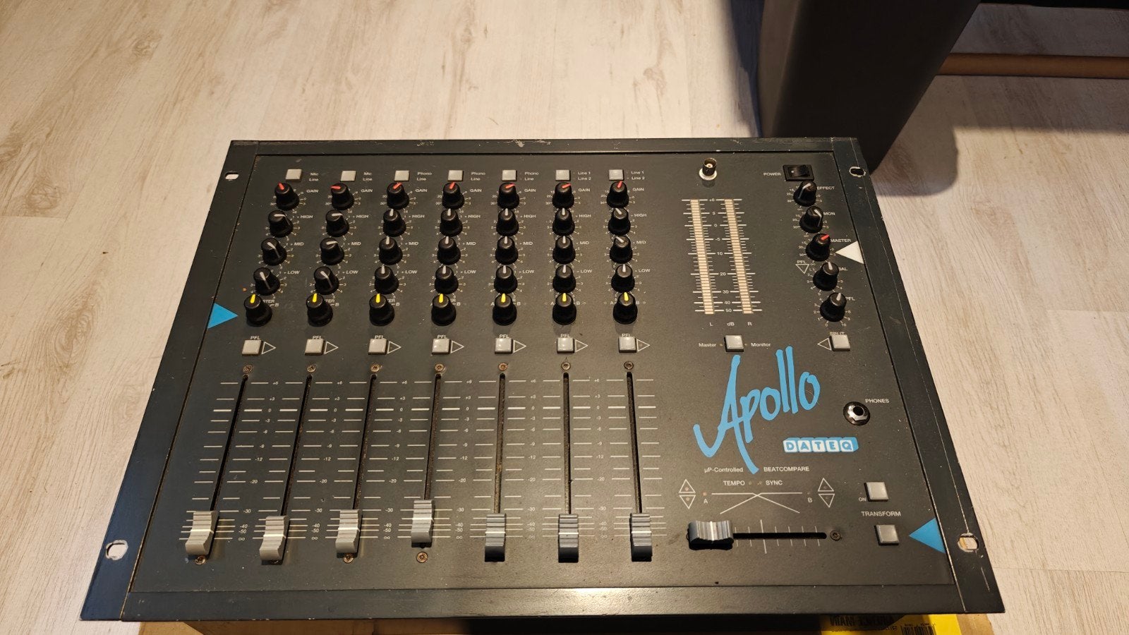 Dateq Apollo mengpaneel met gebalanceerde uitgangen, Muziek en Instrumenten, Ophalen of Verzenden, Gebruikt, 5 tot 10 kanalen