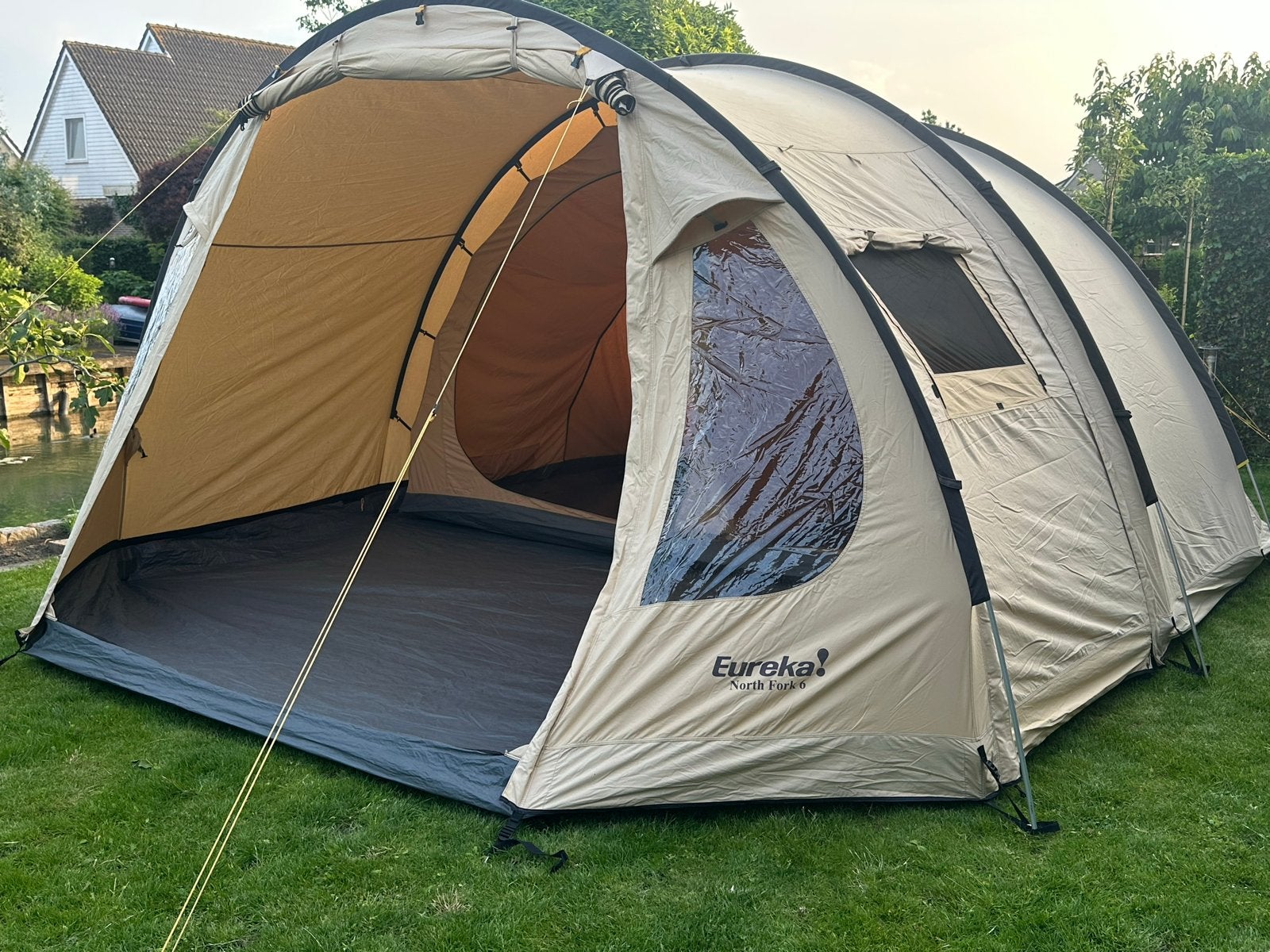 Eureka! North Fork 6 Tent - Ruime Gezinstent, Caravans en Kamperen, Ophalen, Gebruikt, Tot en met 6