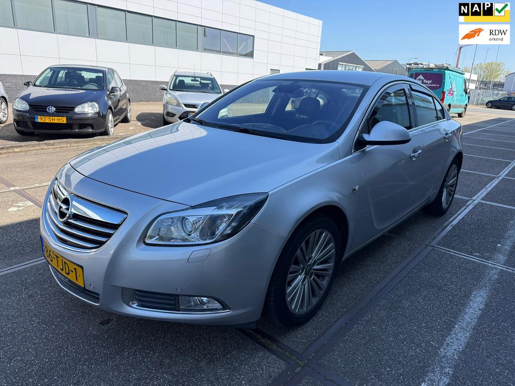Opel Insignia 2.0 T Cosmo /AUTOMAAT / APK / NAP / AIRCO / BO, Auto's, Opel, Gebruikt, 4 cilinders, Leder en Stof, Bedrijf