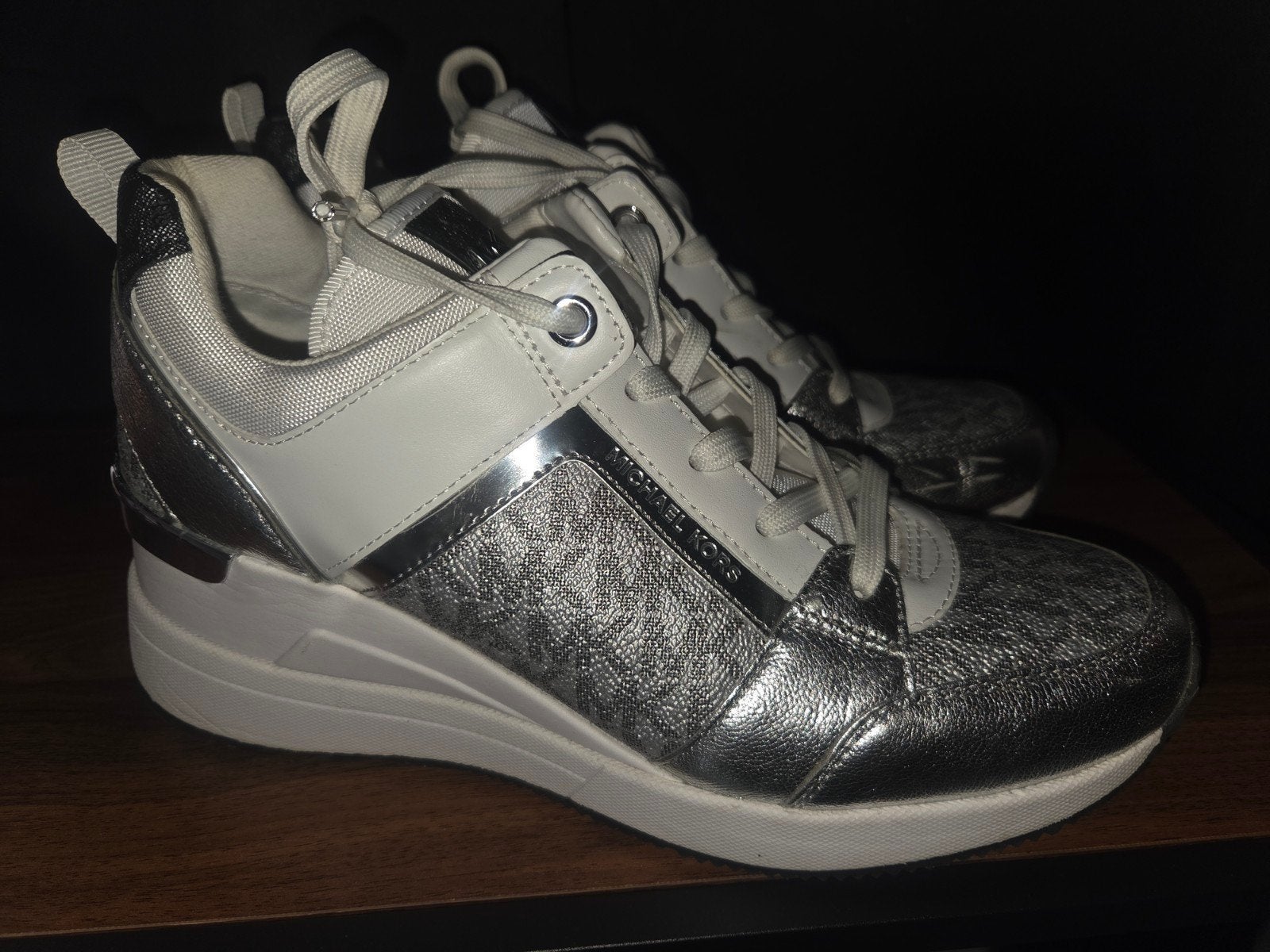 Michael Kors Sneakers - Zilverkleurig met MK-logo, Ophalen, Micheal kors, Wit, Sneakers of Gympen