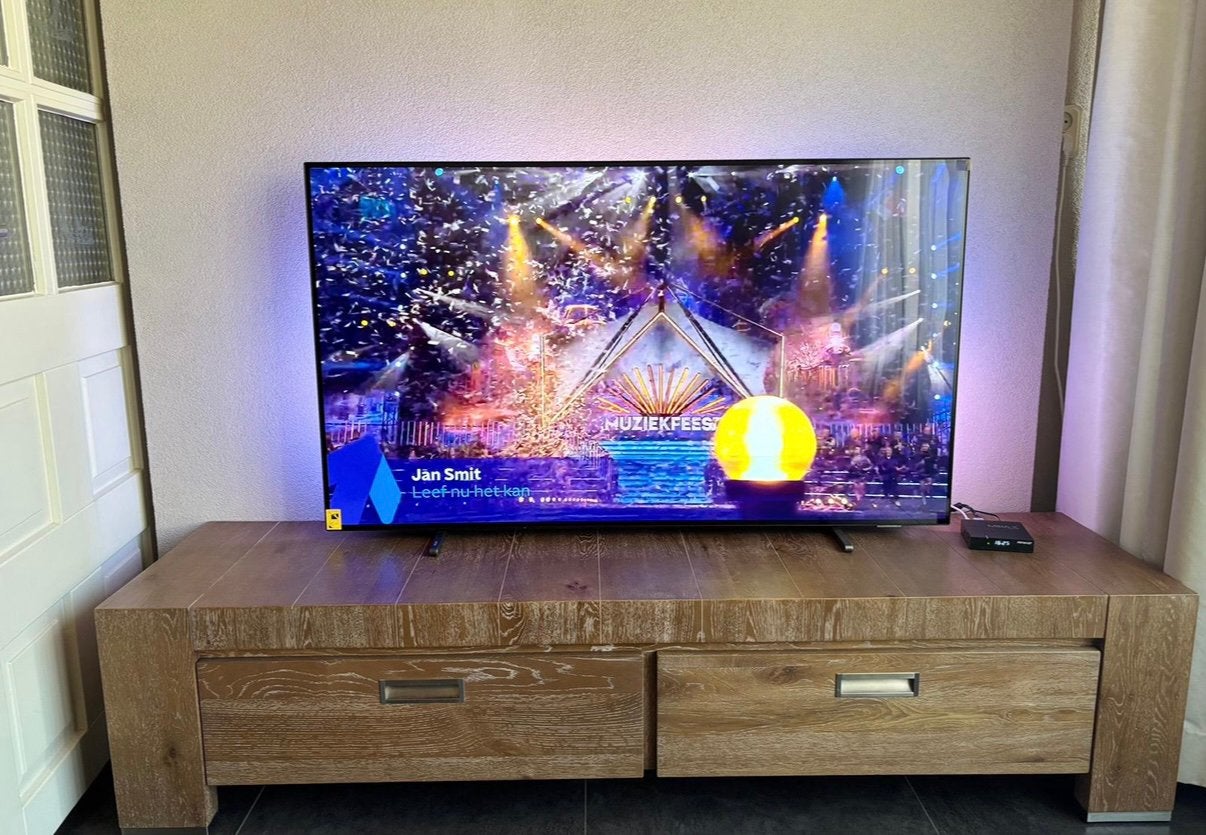 Acacia Houten TV-Kast, Ophalen, Gebruikt, 150 tot 200 cm, Minder dan 100 cm