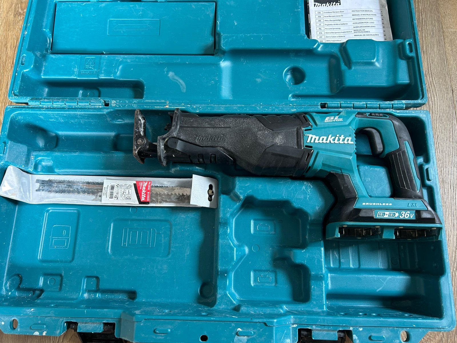 Makita DJR360 2x 18v reciprozaag, Ophalen of Verzenden, Zo goed als nieuw