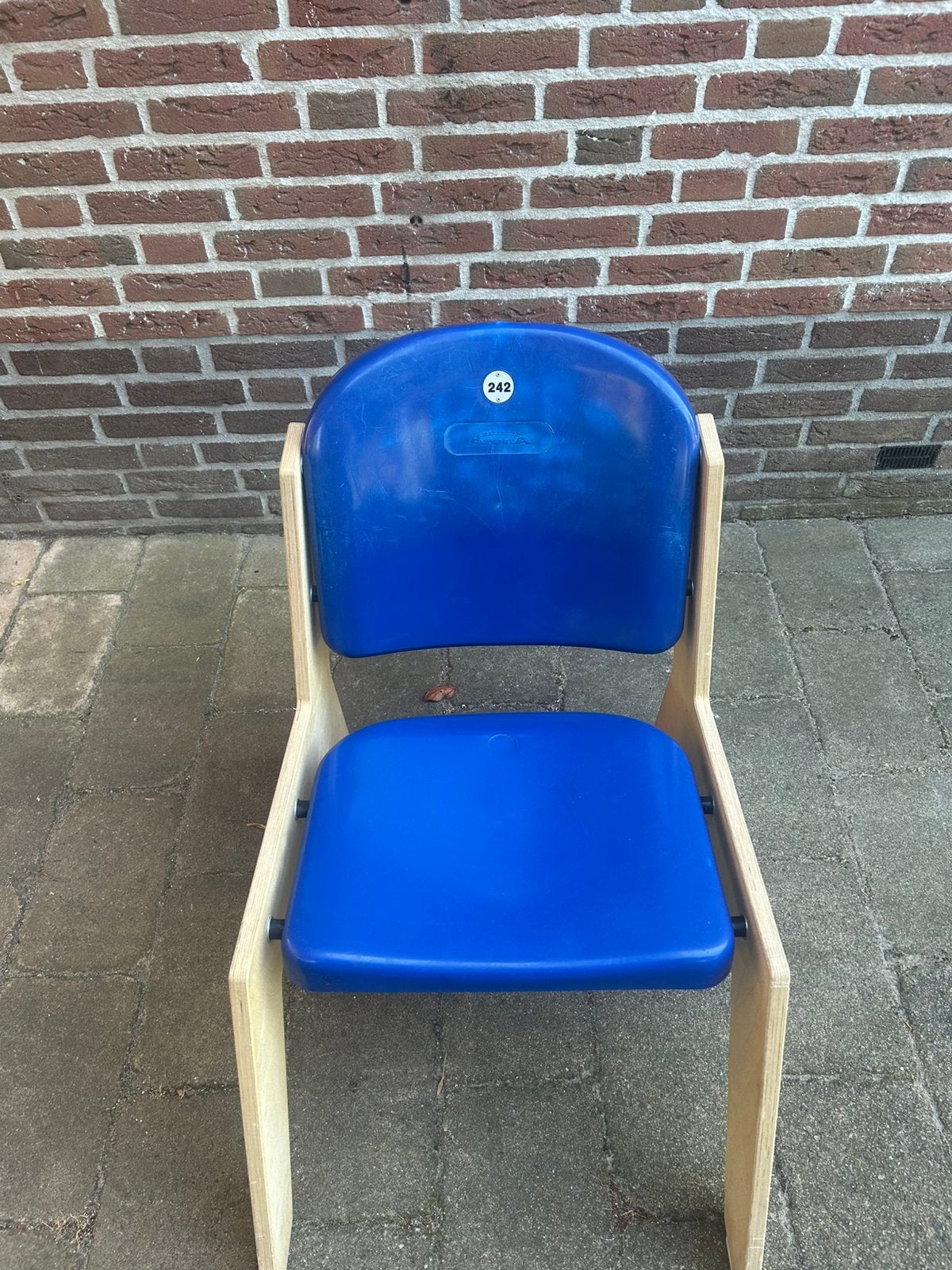 Lage stoel met een origineel kuipstoeltje uit de Arena, Gebruikt, Blauw, Eén, Ophalen