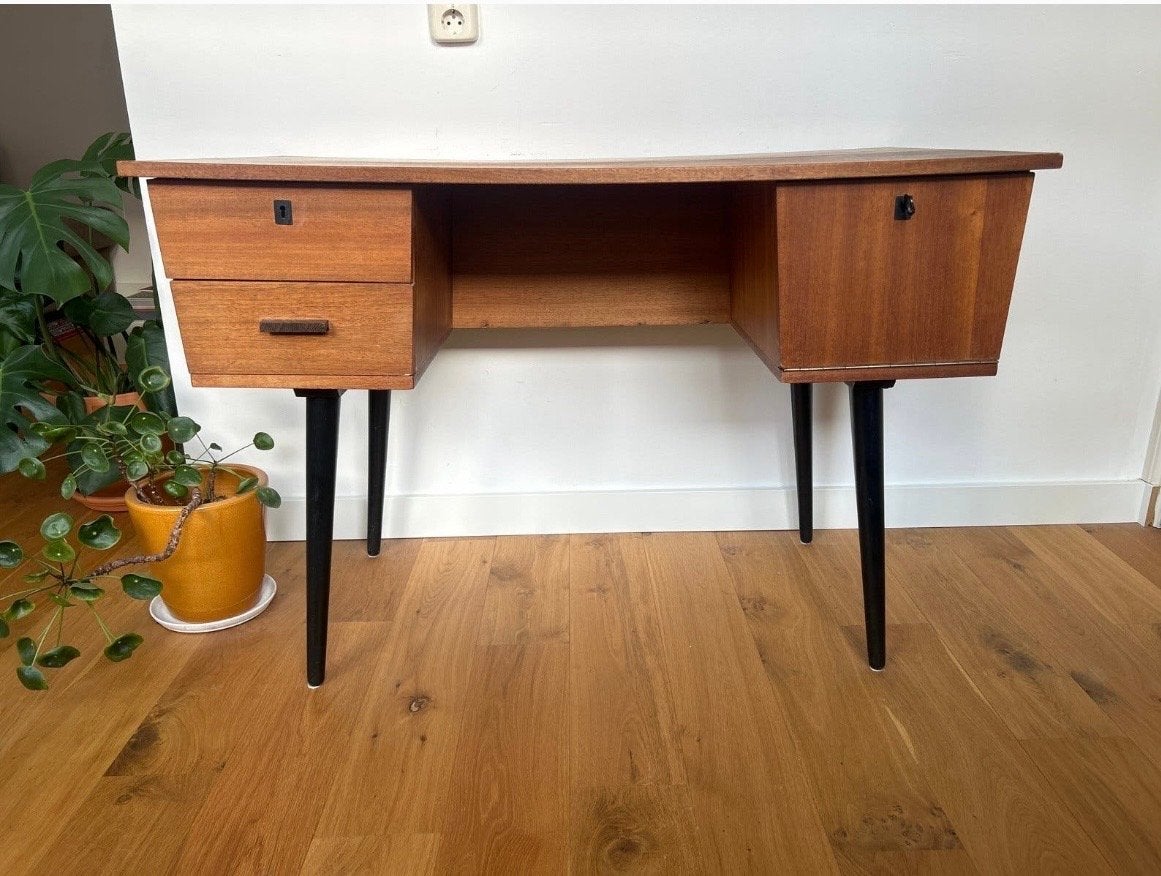 Vintage jaren '60 Mid-century bureau 110x60 cm, Huis en Inrichting, Vintage, Ophalen, Gebruikt, Hout