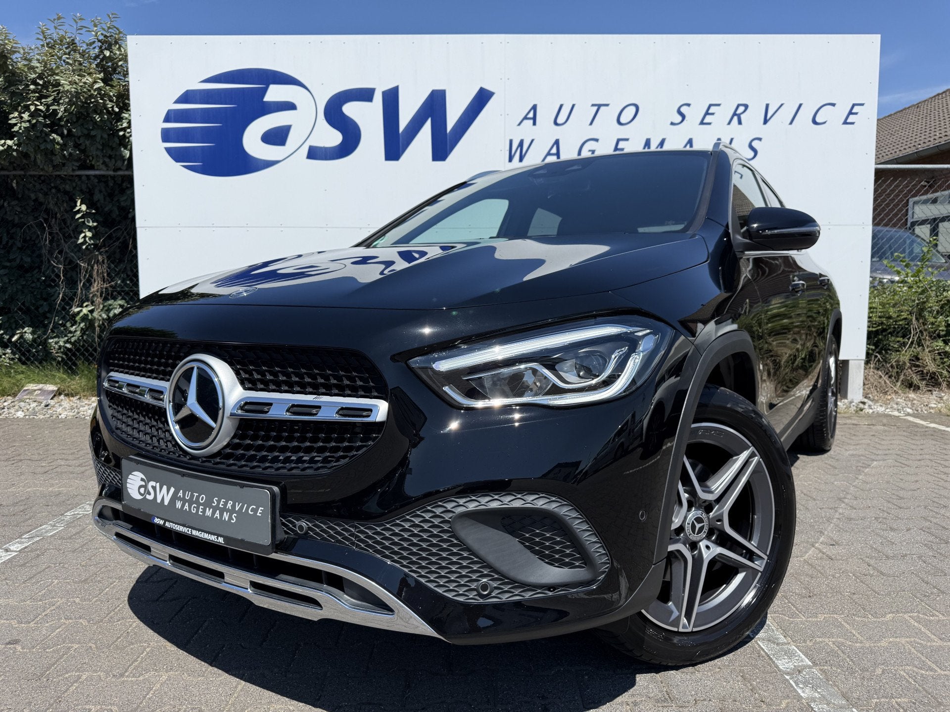 Mercedes-Benz GLA 200 Business Solution Luxury | Trekhaak |, Dealer onderhouden, 15 km/l, 4 cilinders, Met garantie (alle)