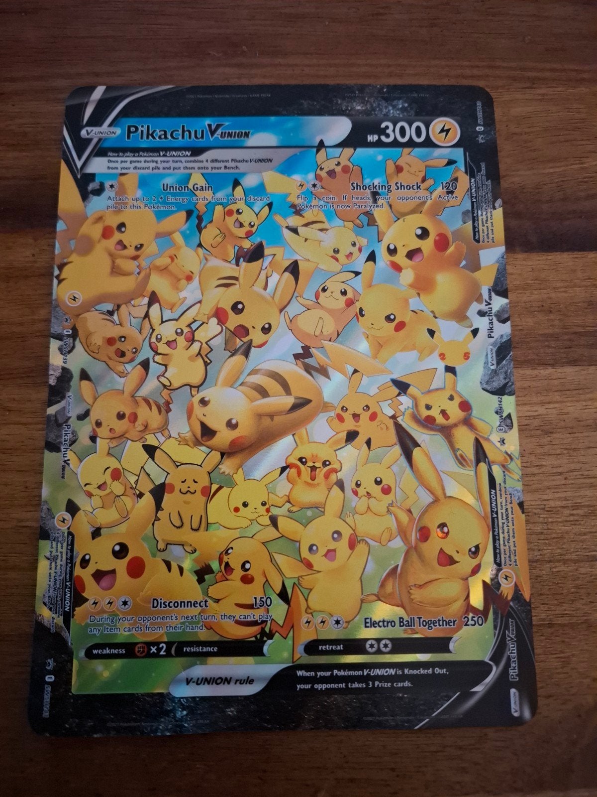 Pokémon Pikachu V-UNION kaart jumbo -!, Hobby en Vrije tijd, Ophalen of Verzenden, Zo goed als nieuw, Losse kaart