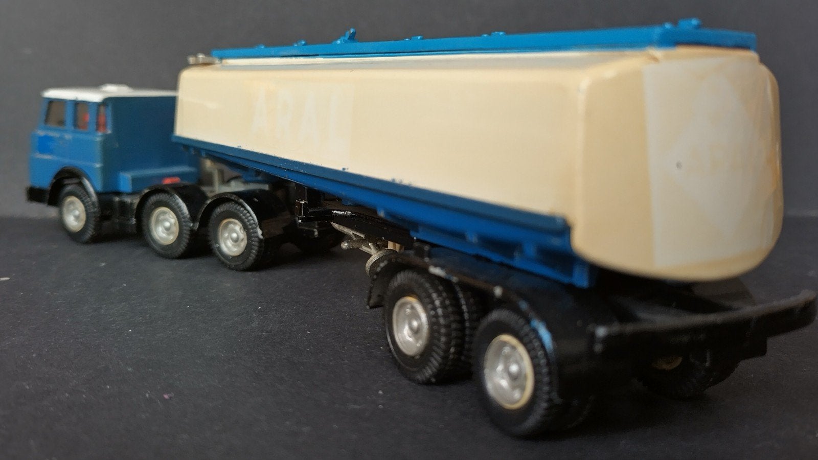 Henschell tanker Aral 1;55 Siku V Pol, SIKU, Verzenden, Zo goed als nieuw, Bus of Vrachtwagen