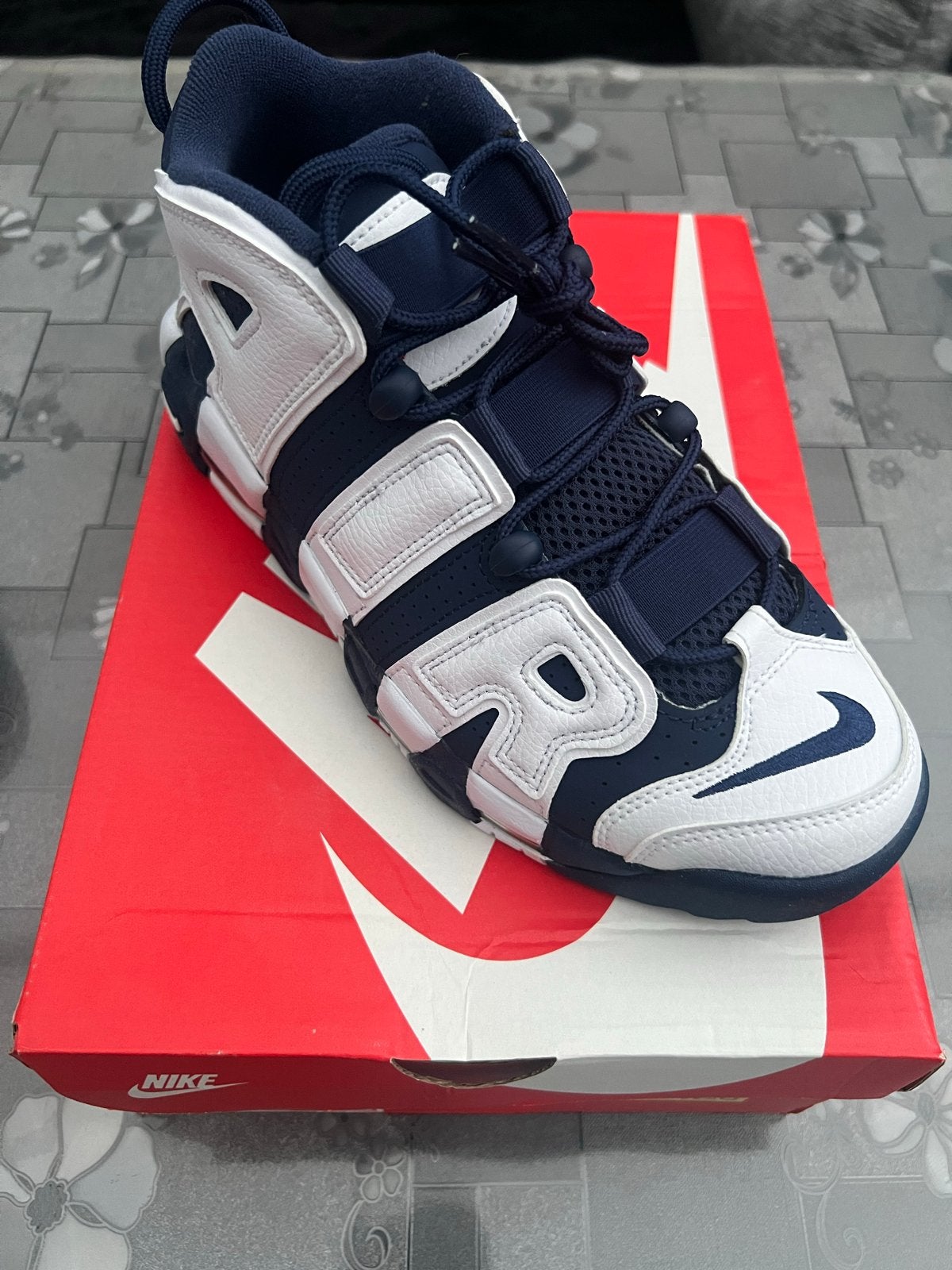 Nike Air More Uptempo '96 - Wit/Middernachtblauw, Ophalen of Verzenden, Nieuw, Blauw, Sneakers of Gympen
