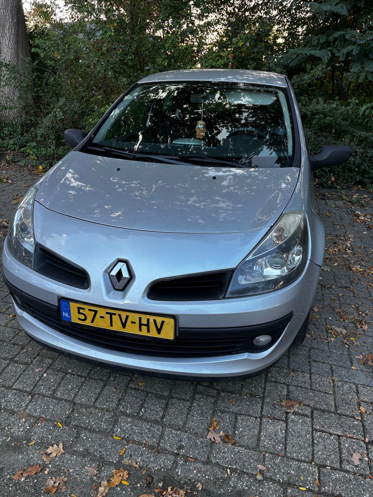 Renault Clio 1.4 16V 72KW 3-DRS E4 2007 Grijs, Auto's, Voorwielaandrijving, 4 cilinders, 49 €/maand, 1200 kg
