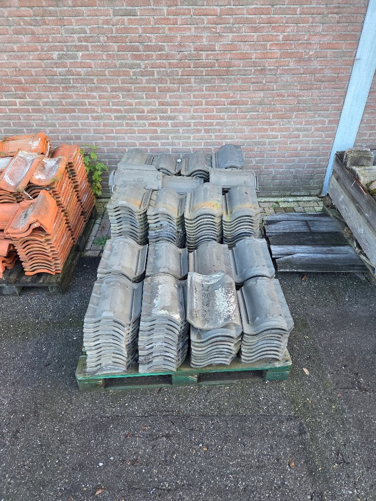 Hollandse dakpannen gesmoord + gevelpannen  nr: D104, Ophalen, Gebruikt, Steen of Klei, Blauw