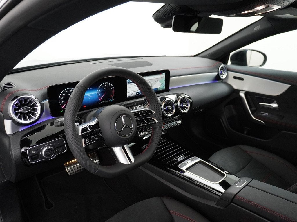 Mercedes-Benz CLA-klasse Shooting Brake 180 AMG Star Edition, CLA, 136 pk, Gebruikt, 4 cilinders