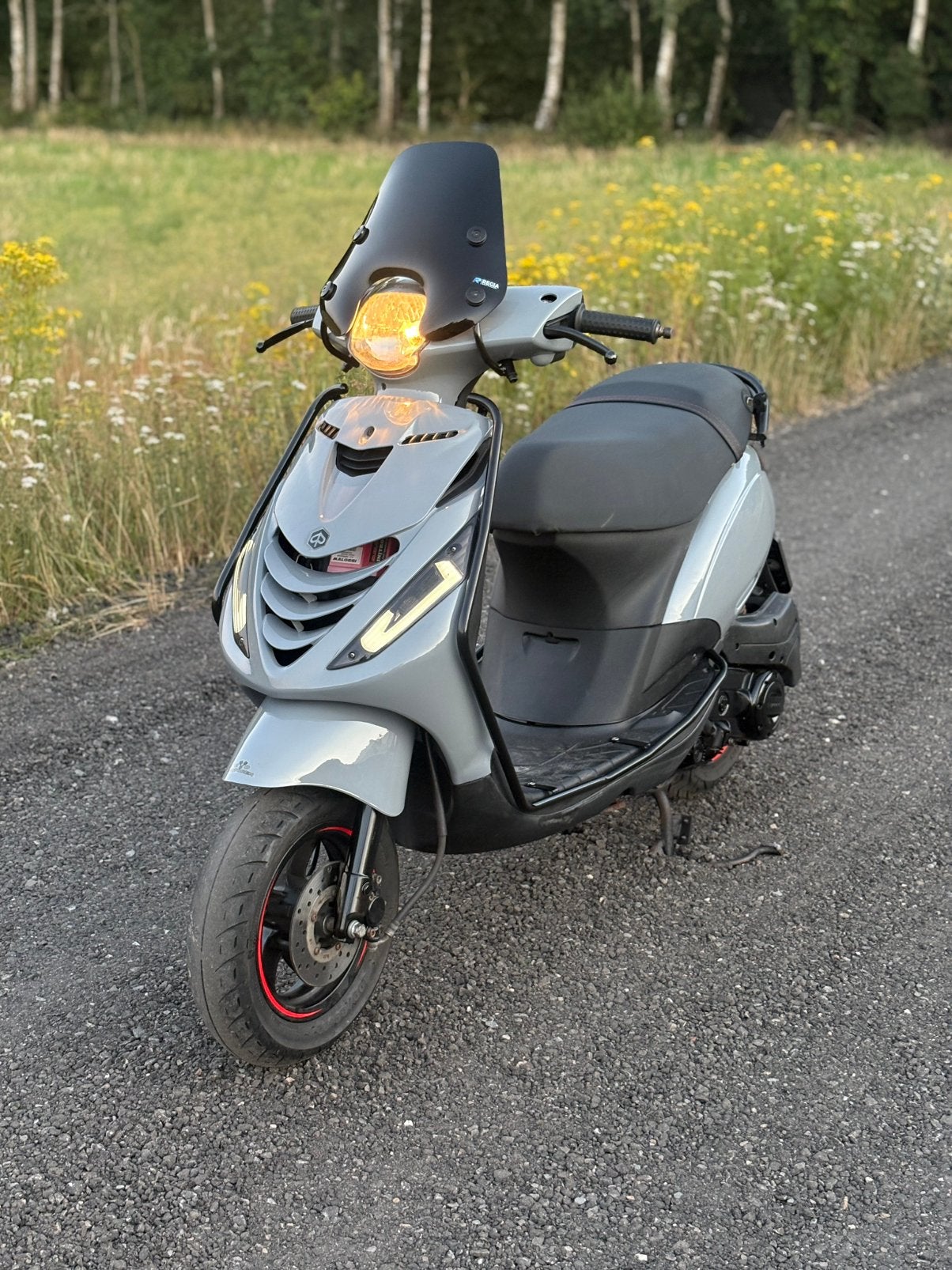 Piaggio zip 50cc 2019 GARANTIE, Fietsen en Brommers, Scooters | Piaggio, Ophalen, Gebruikt, Zip, Benzine