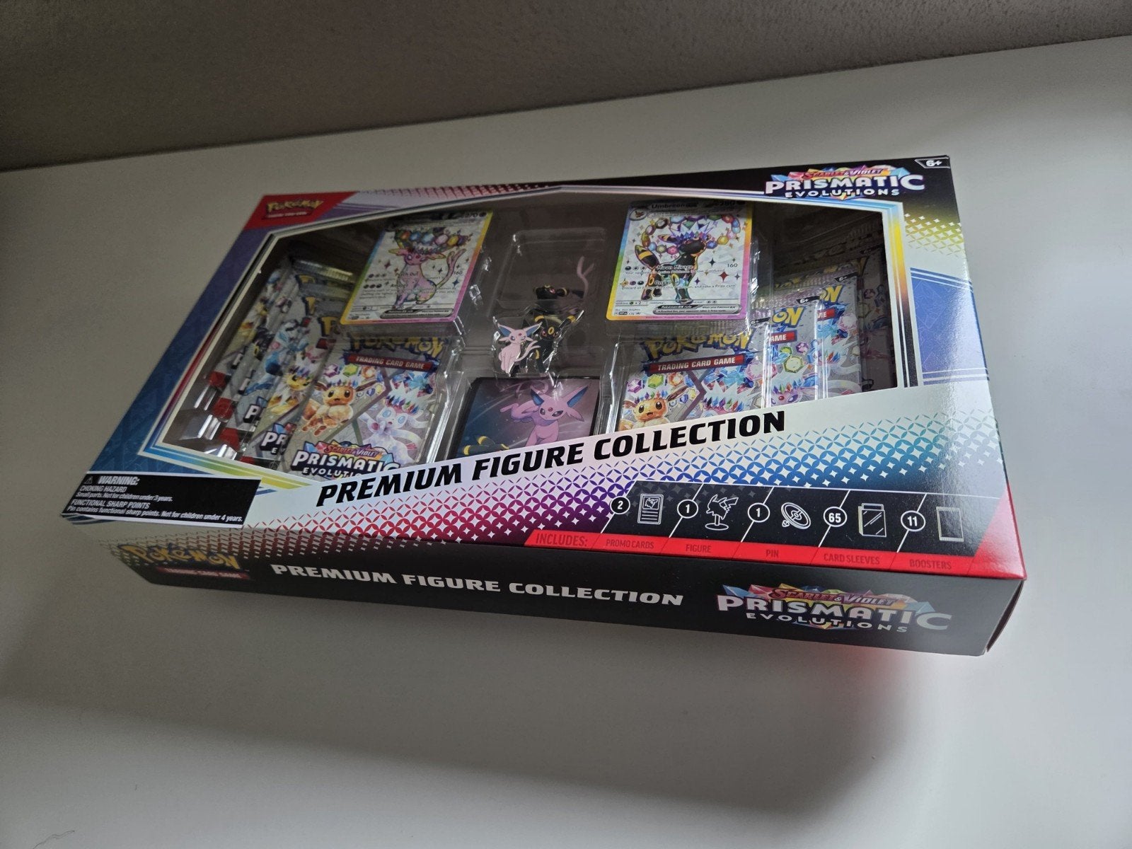 Prismatic Evolutions - Premium Figure Collection - SEALED, Ophalen of Verzenden, Nieuw, Boosterbox, Foil