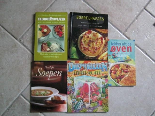 Kookboek  Oven / Soepen / Borrelhapjes /Calorieen wijzer 567, Verzenden, Gelezen