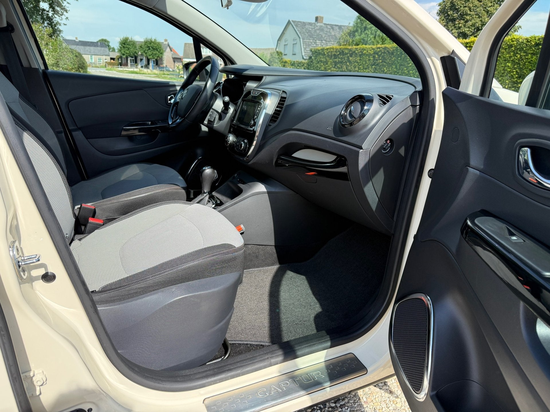 Foto 9 van Renault Captur 1.2 TCe Dynamique Automaat | Camera | Navi |