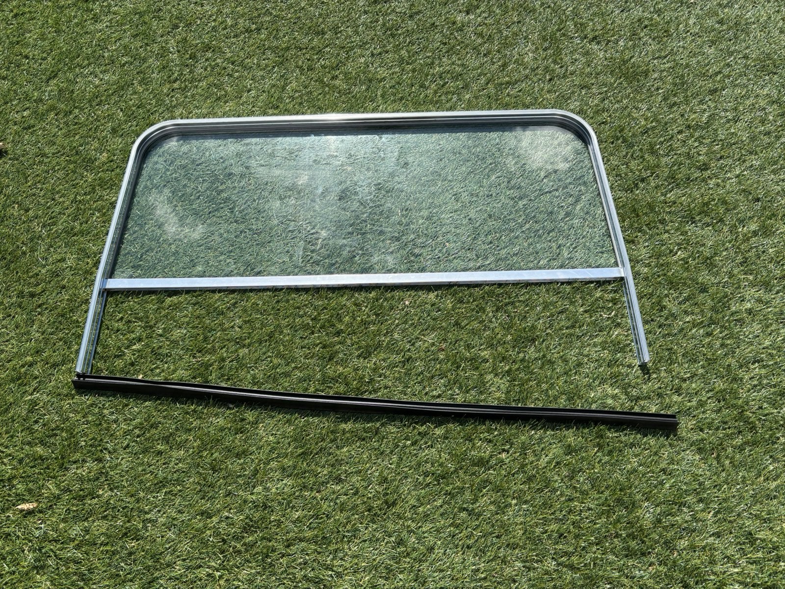 Windscherm voor VW Buggy - 108cm - Nieuw in doos, Auto-onderdelen, Ruiten en Toebehoren, Volkswagen, Nieuw, Ophalen