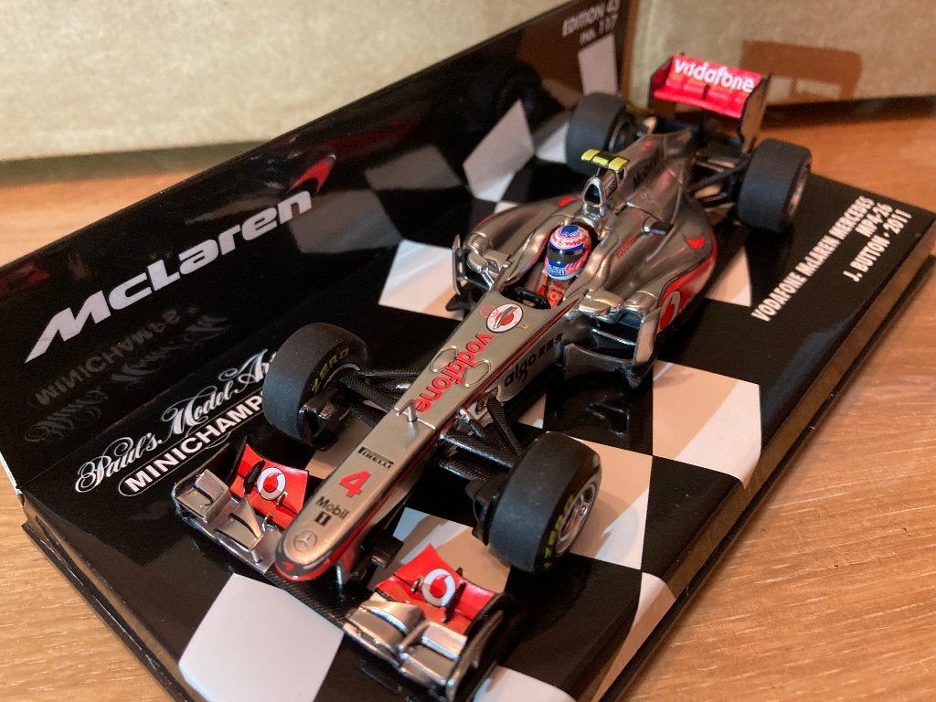 ✅ Jenson Button 1:43 Vodafone Mclaren Mercedes MP4-26 2011, Verzamelen, Ophalen of Verzenden, Nieuw, Formule 1