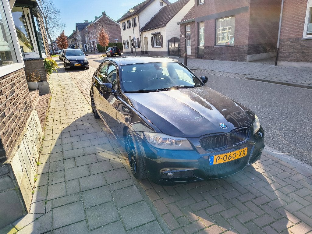 BMW 3-Serie 2.0 I 318 2010 Zwart, Auto's, Achterwielaandrijving, Zwart, Zwart, Leder