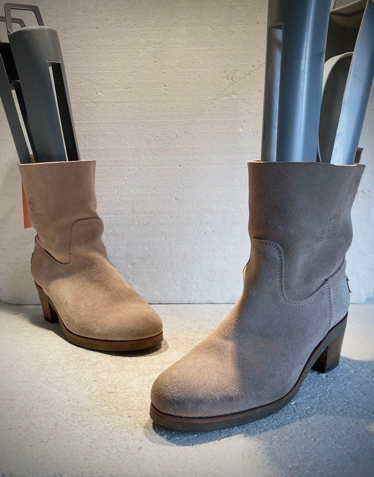 Shabbies Amsterdam enkel laarzen licht beige / grijs 39, Beige, Lage of Enkellaarzen, Ophalen of Verzenden, Zo goed als nieuw