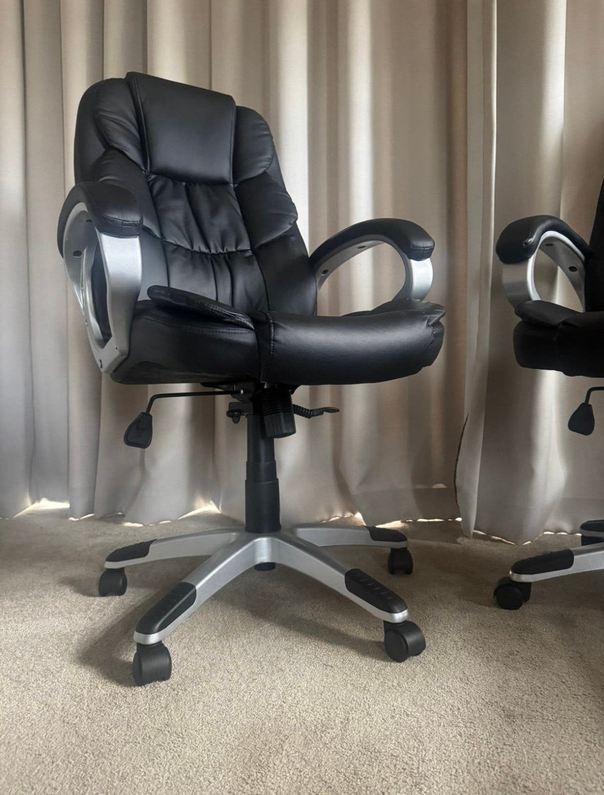 Mooie stevige bureaustoelen te koop, Huis en Inrichting, Ophalen, Zo goed als nieuw, Zwart