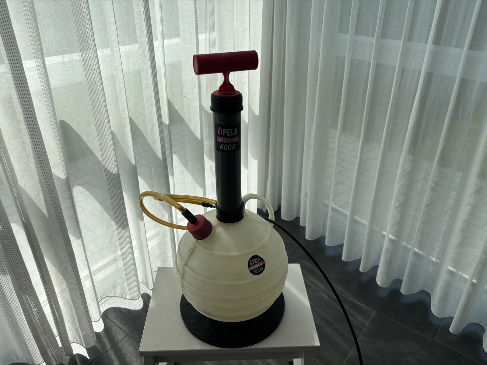 Te Koop, Oil Extractor merk Pela 6000, Ophalen of Verzenden, Gebruikt, Solid body, Overige merken