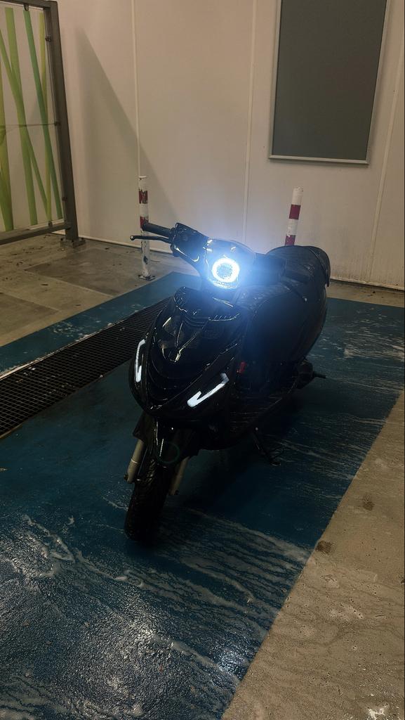 Zip 172cc WOK - Malossi Setup & Custom Uiterlijk, Maximaal 45 km/u, Ophalen of Verzenden, Zo goed als nieuw, 172 cc