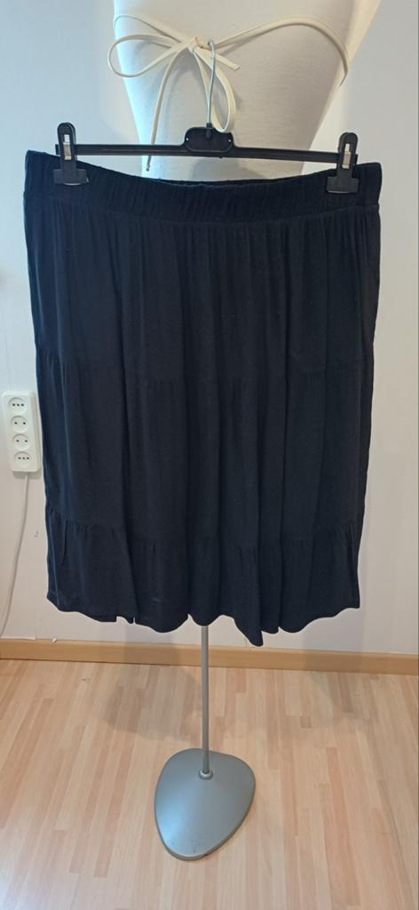 Zwarte zomer rok met volant, maat 44, Zwart, Maat 42/44 (L), Ophalen of Verzenden, Zo goed als nieuw