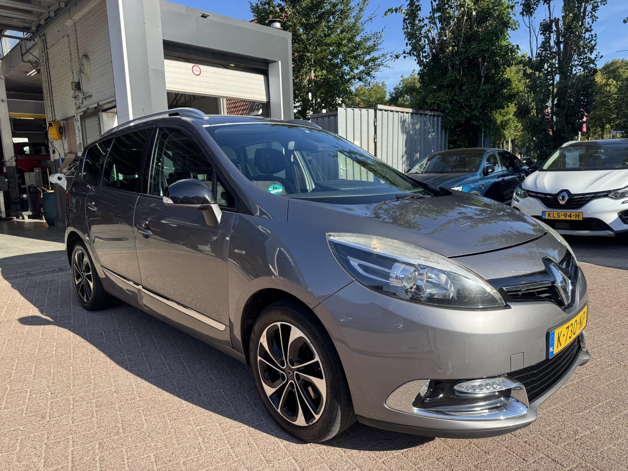 Renault Grand Scénic 1.2 TCe Bose+Trekhaak!, Auto's, Voorwielaandrijving, Gebruikt, 4 cilinders, Handgeschakeld