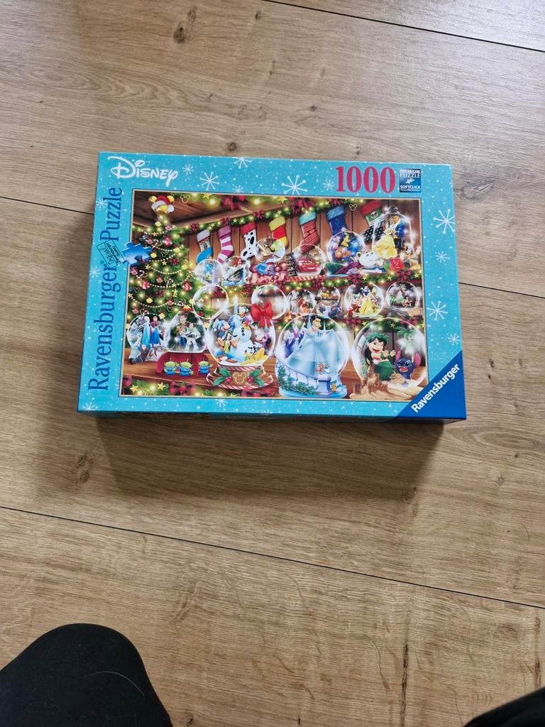 Ravensburger Disney Kerstpuzzel 1000 stukjes, Ophalen of Verzenden, 500 t/m 1500 stukjes, Gebruikt, Legpuzzel