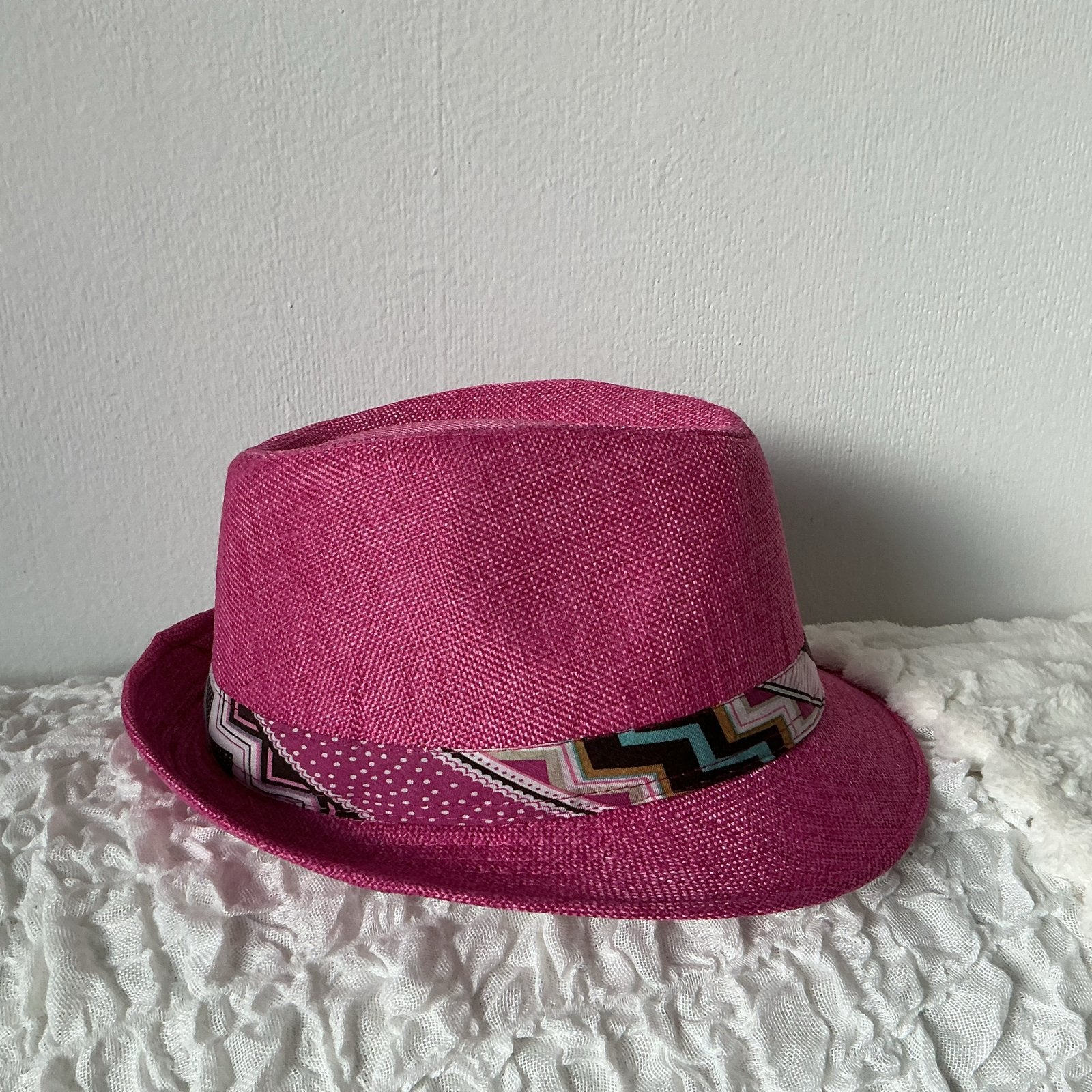Roze zomerhoed met patroonband, Ophalen of Verzenden, Zo goed als nieuw, One size fits all, Hoed