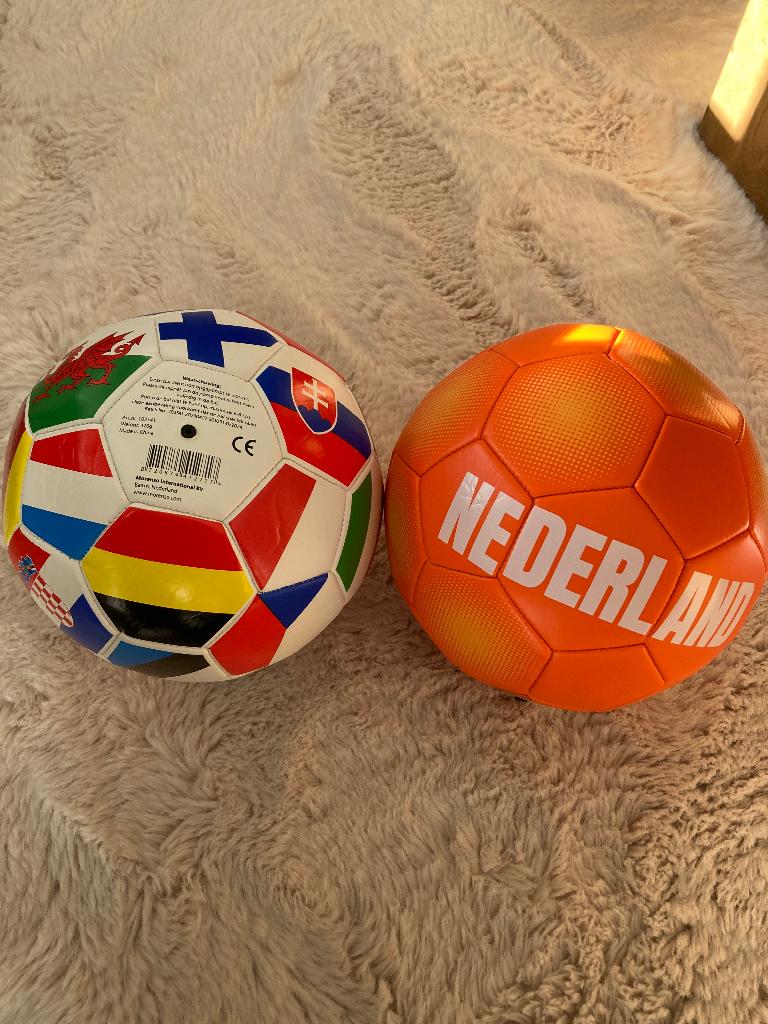 Voetballen, Sport en Fitness, Voetbal, Maat M, Ophalen, Zo goed als nieuw, Bal