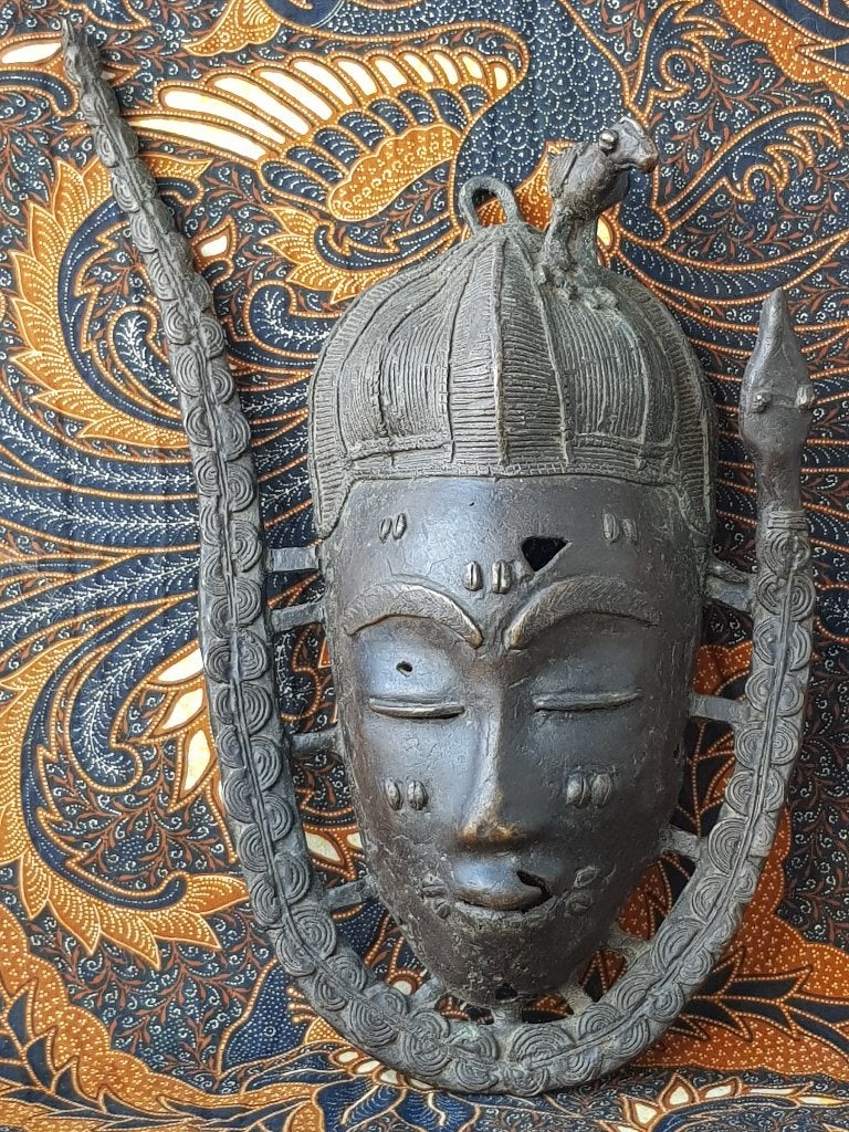 Prachtig origineel antiek masker uit Afrika van Benin brons., Antiek en Kunst, Afrika, Masker, Ophalen of Verzenden, Brons