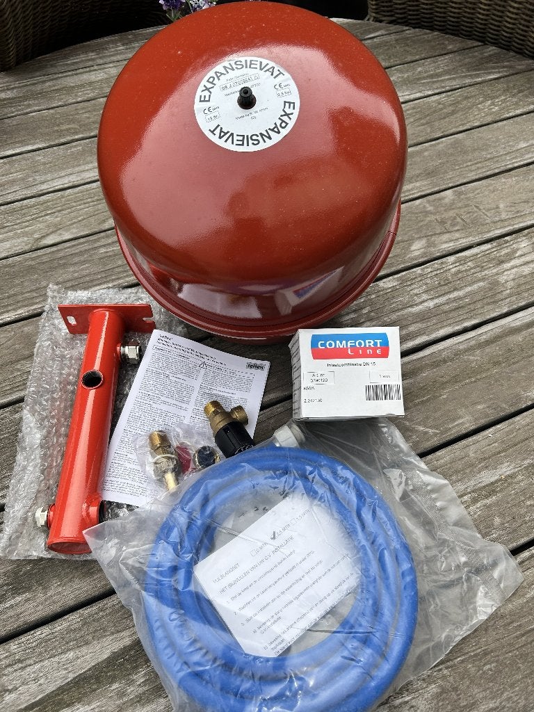 Expansievat set, Doe-het-zelf en Verbouw, Ophalen, 30 tot 80 cm, Overige typen, Nieuw