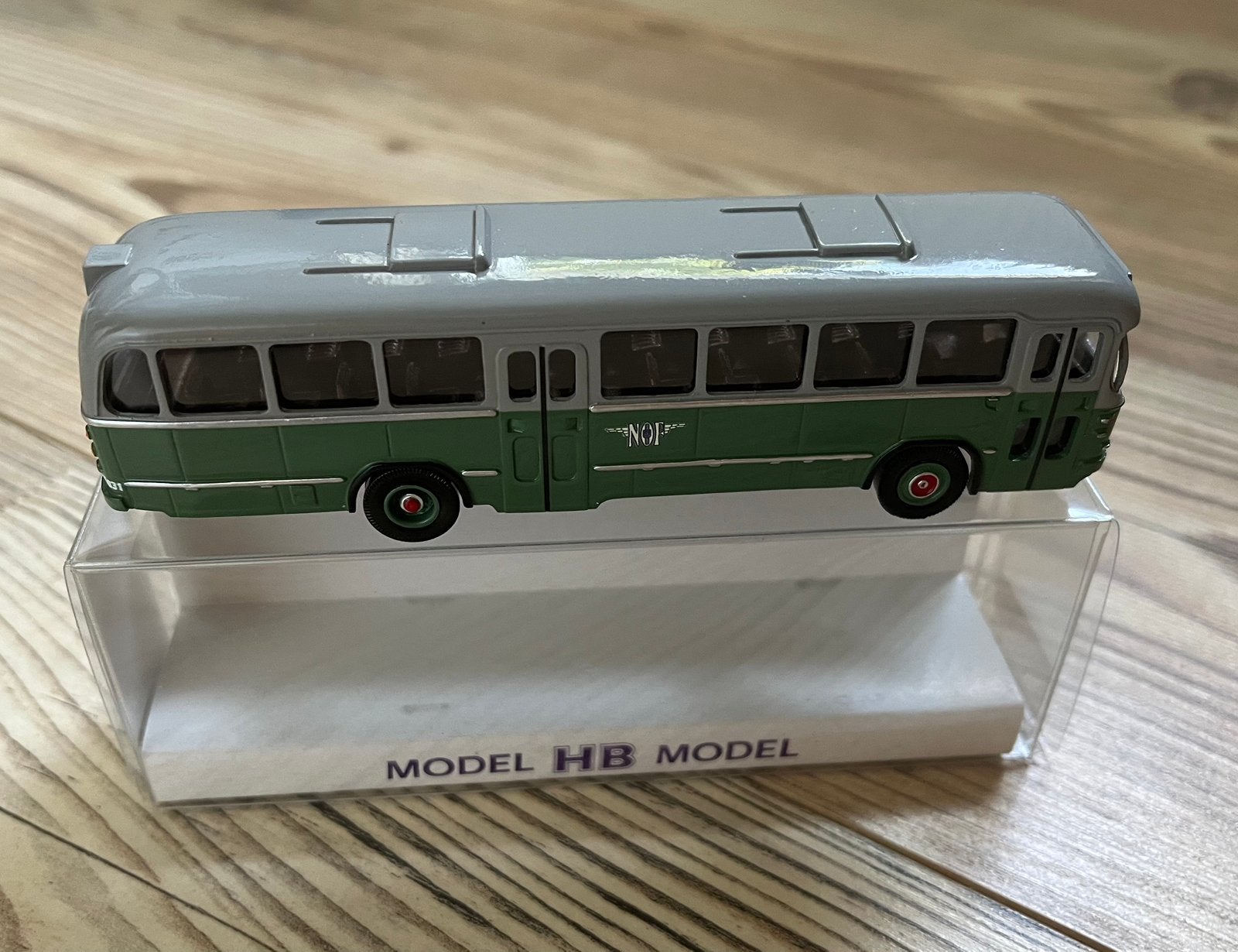 HB model Leyland bus NOF Dokkum lijn 13 Buitenpost, Ophalen of Verzenden, Zo goed als nieuw, Bus of Vrachtwagen, Overige merken