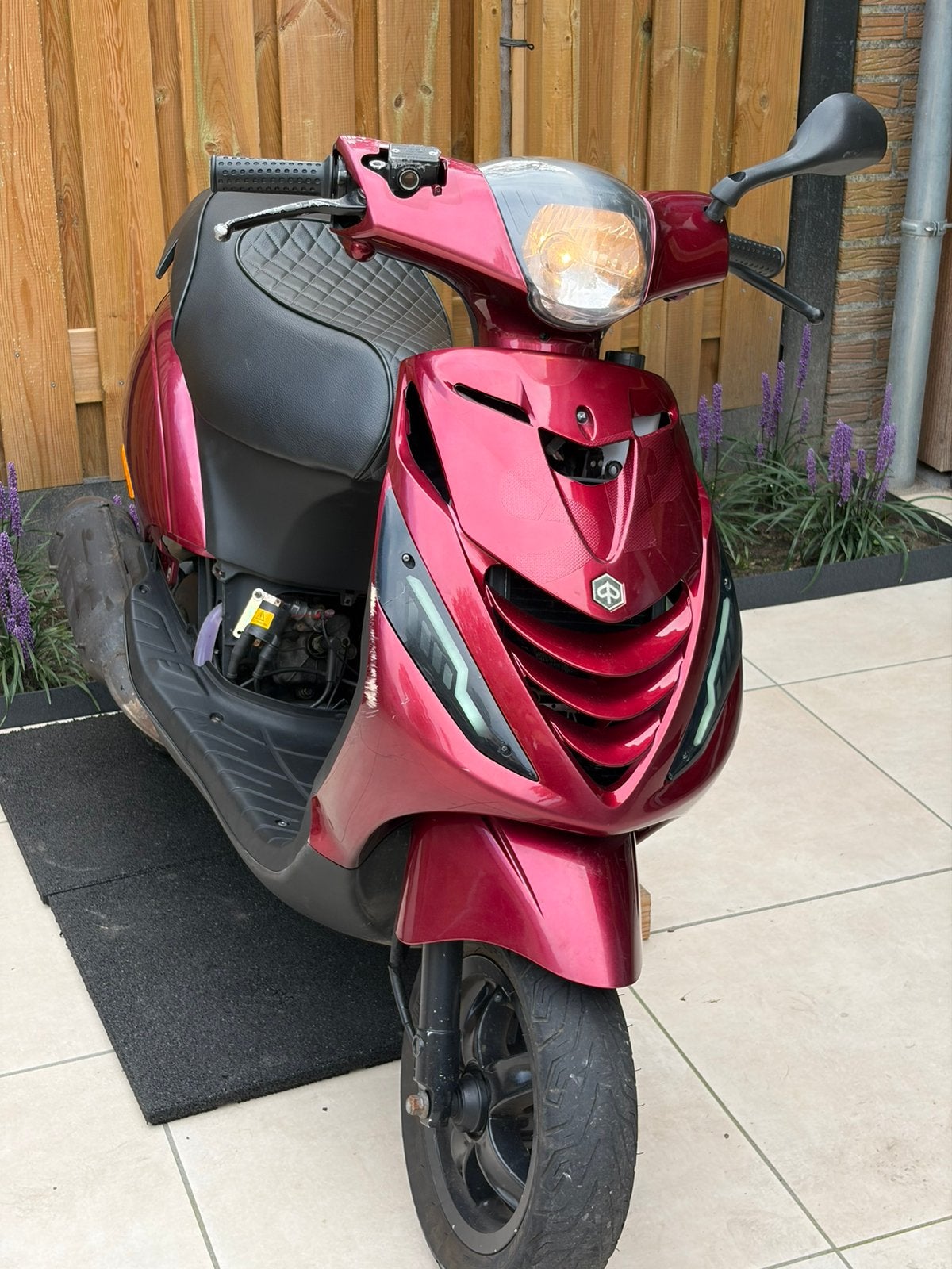 Piaggio zip 125cc brom lc, Maximaal 45 km/u, Zip, Zo goed als nieuw, Benzine